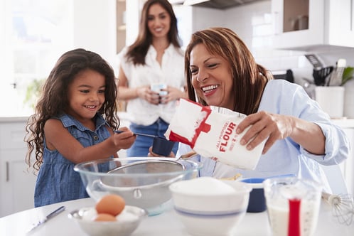 E2_gma_girl_baking